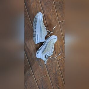 Women's size 8 Nike Air Max